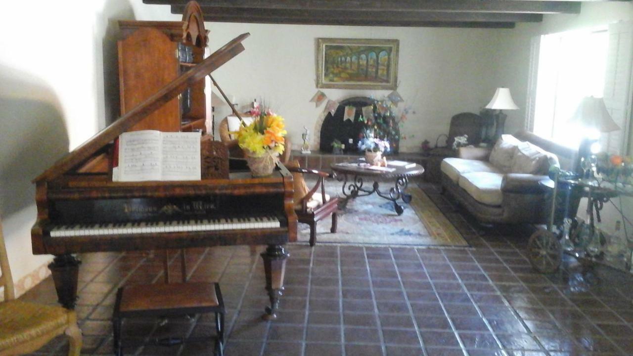 Spanish Villa Inn เซนต์เฮเลนา ภายนอก รูปภาพ